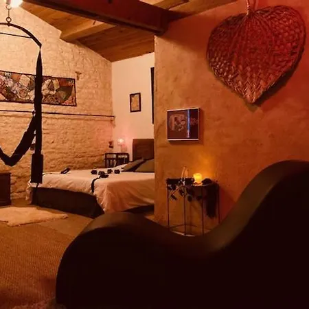 Loveroom Adults-only * Maillezais